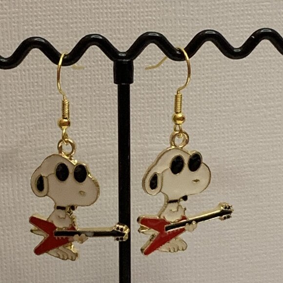 Snoopy Earring, Joe Cool Earring, Peanuts Earring, Gift Idea, Guitar Earring - Picture 8 of 8
